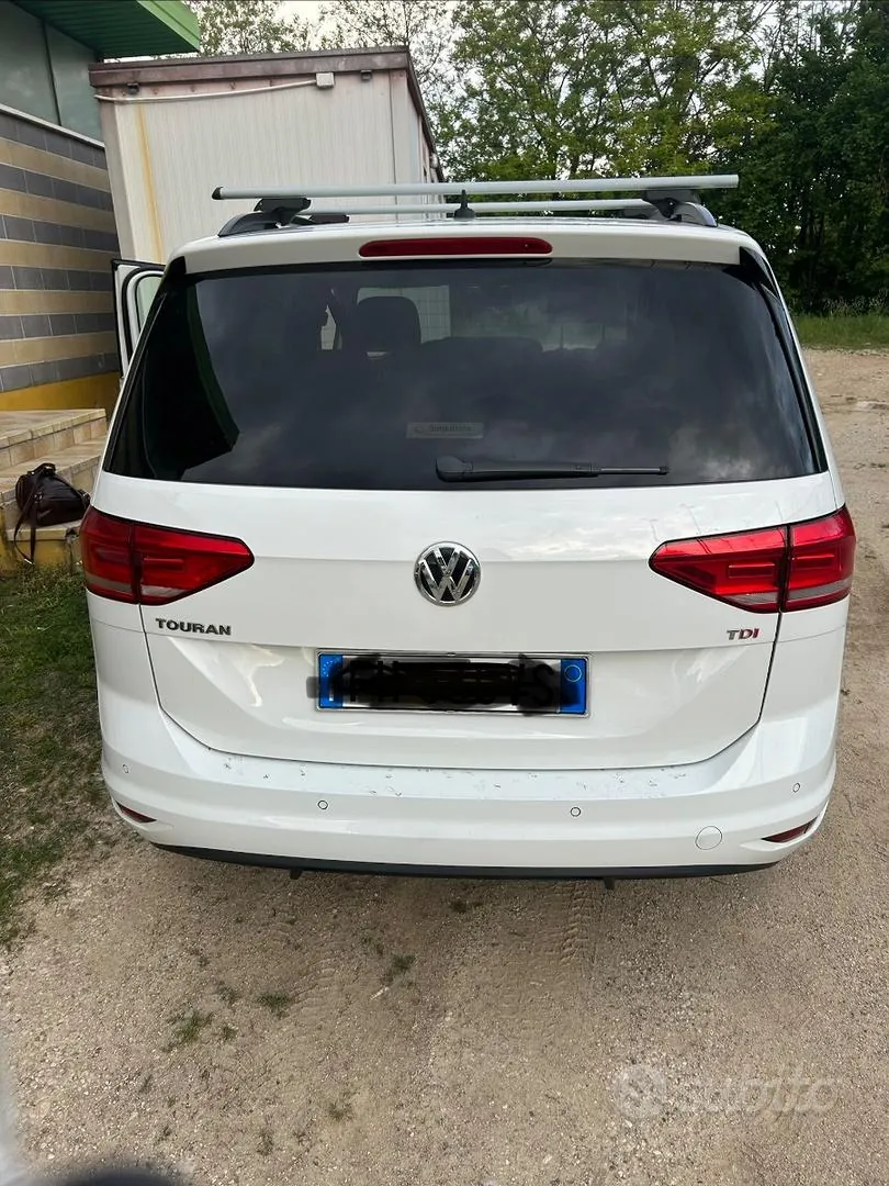Volkswagen Touran 2017 photo 3
