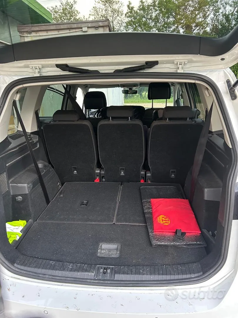Volkswagen Touran 2017 photo 4