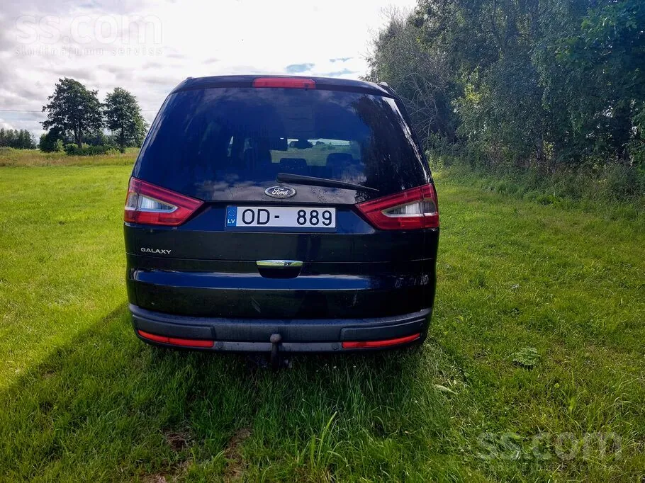 Ford Galaxy 2012 photo 3