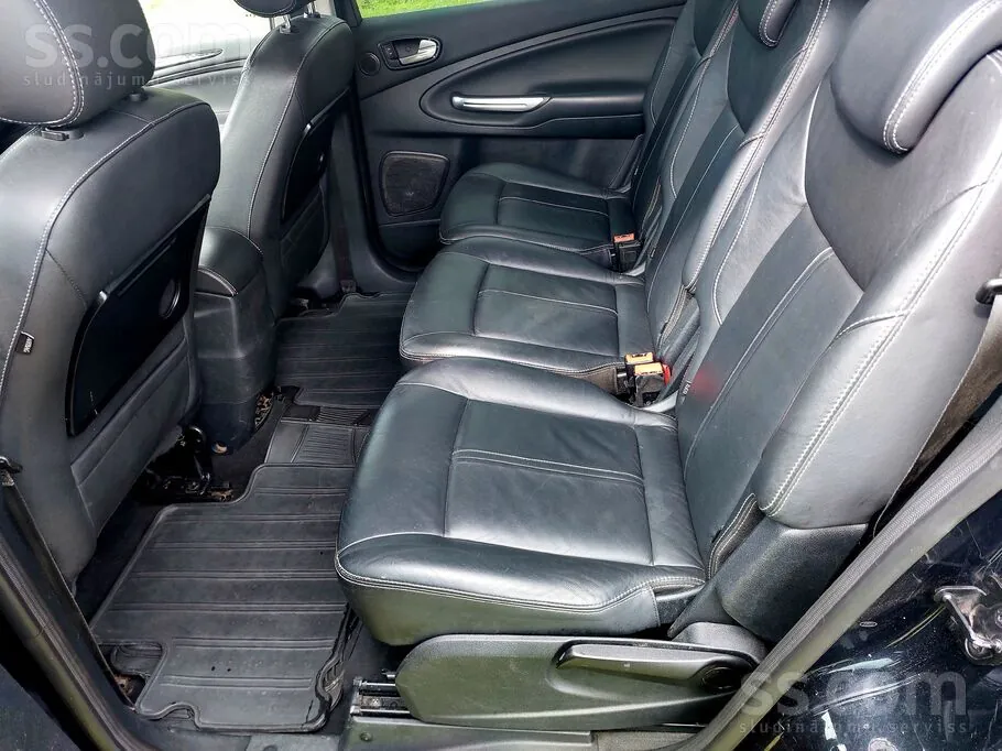 Ford Galaxy 2012 photo 5