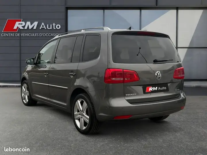 Volkswagen Touran 2012 photo 3