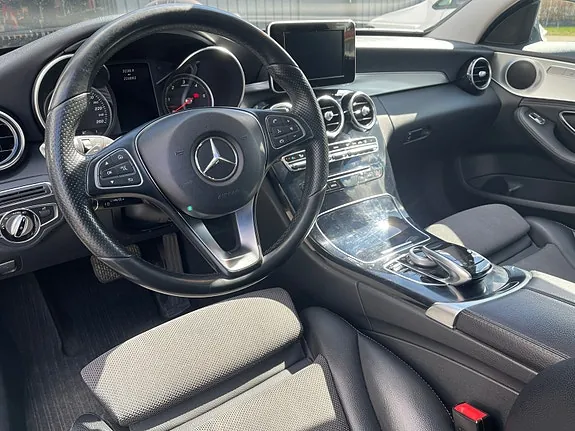 Mercedes-Benz C220 2015 photo 2