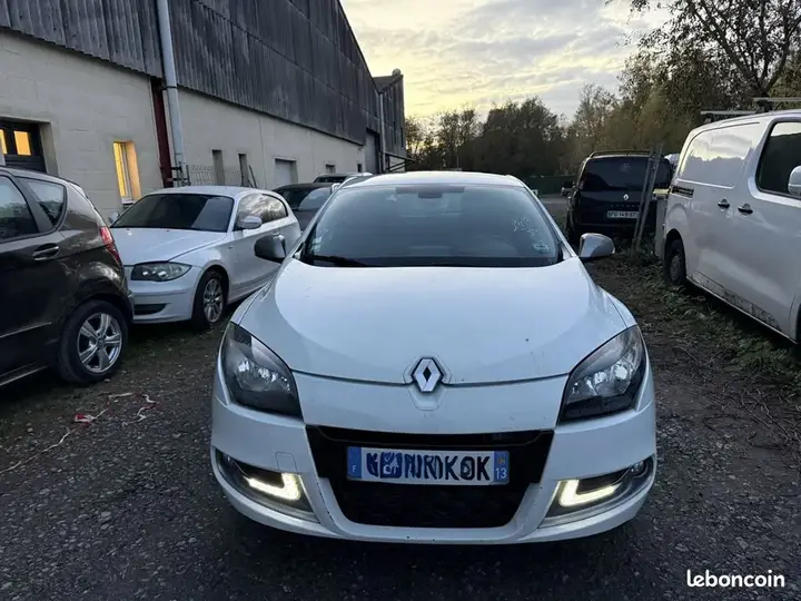 Renault Megane 2013 photo 2
