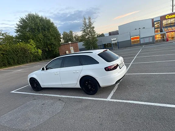 Audi A4 2010 photo 5