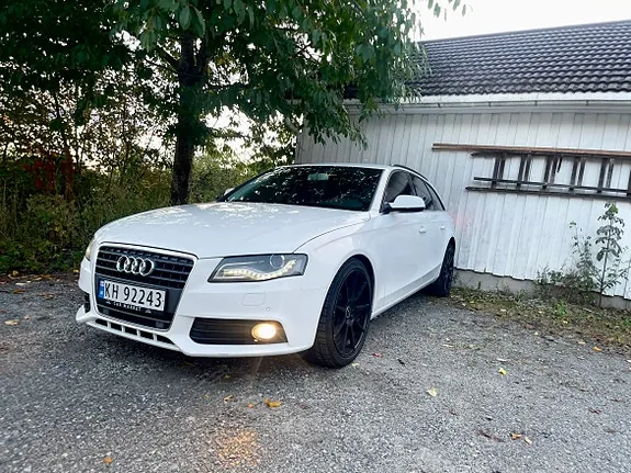 Audi A4 2010 photo 2