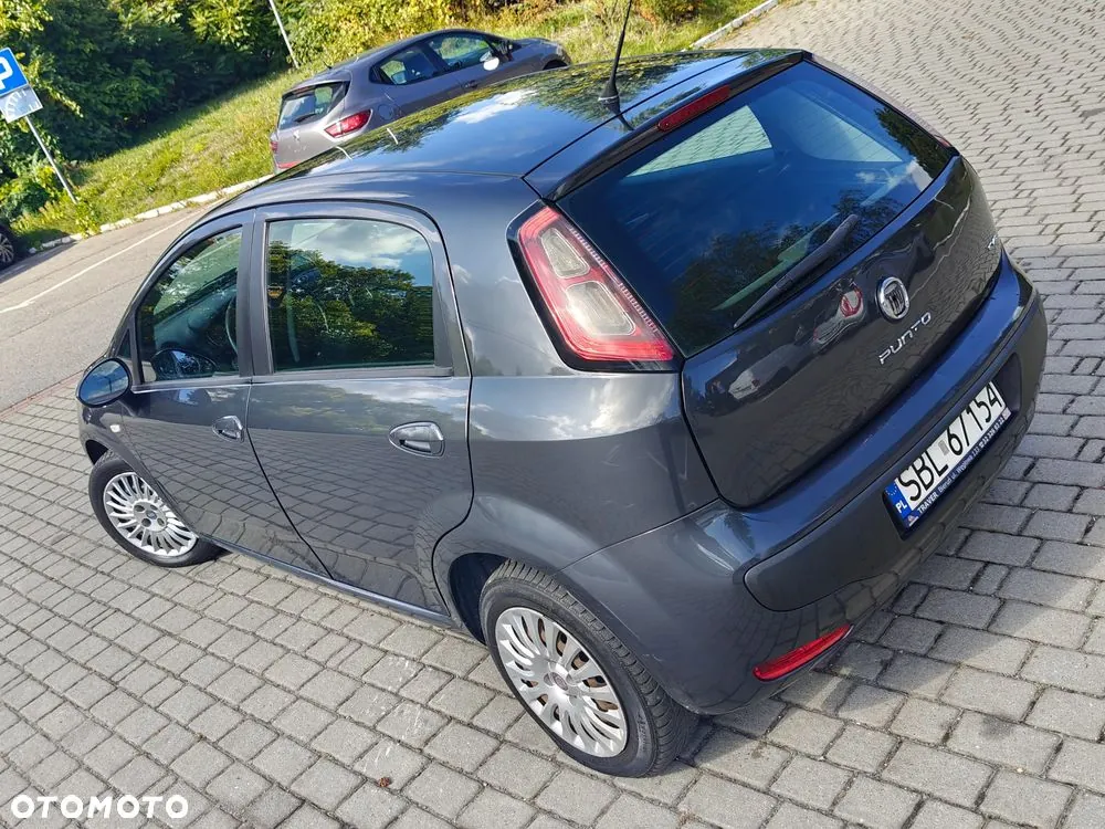 Fiat Punto Evo 2011 photo 2