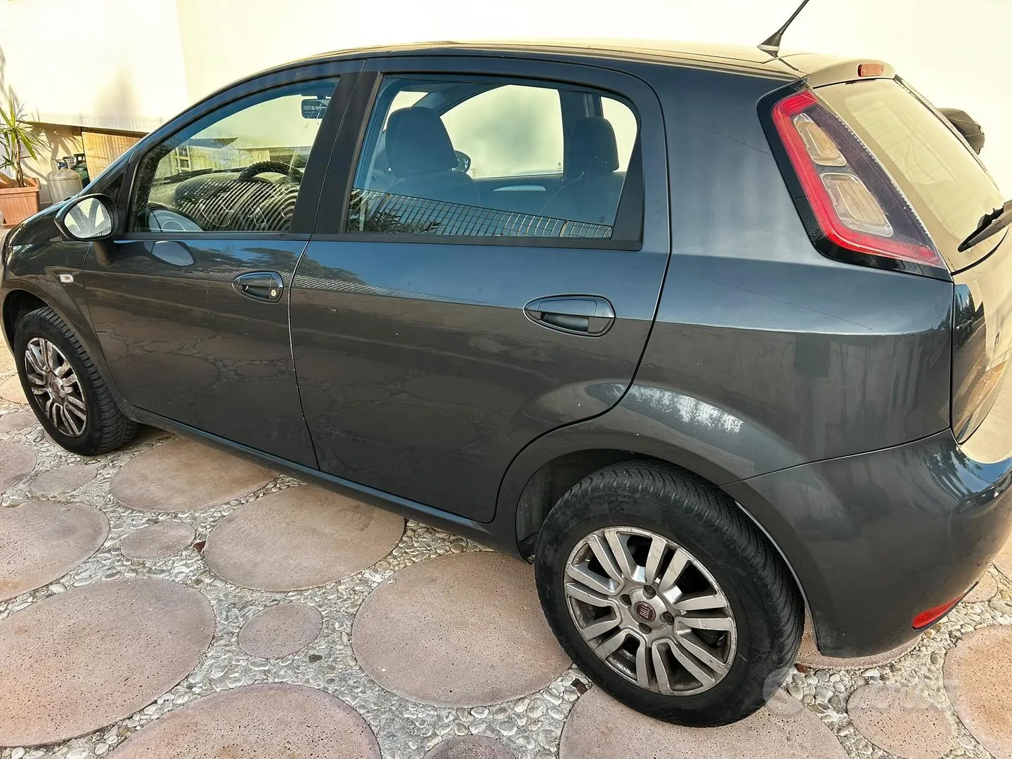 Fiat Grande Punto 2015 photo 3