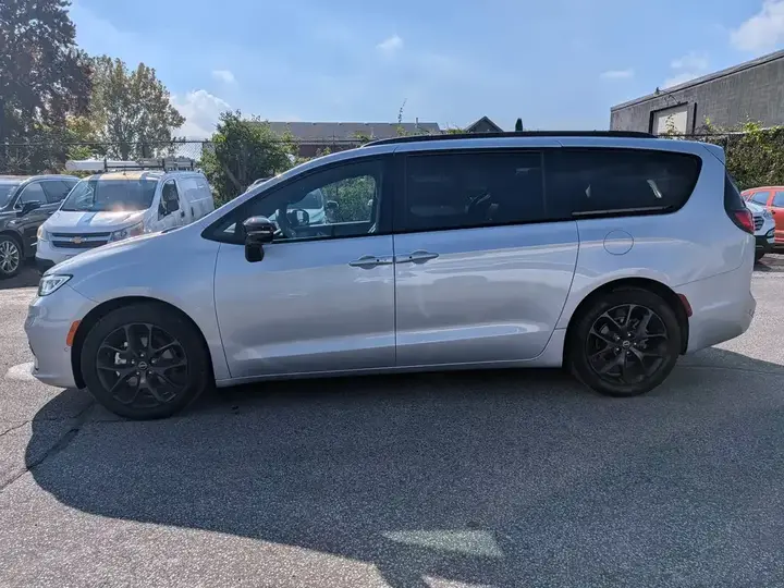 Chrysler Pacifica 2026 photo 4