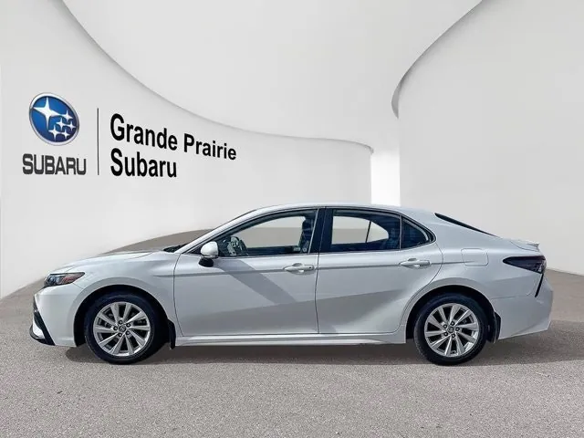 Toyota Camry 2022 photo 2