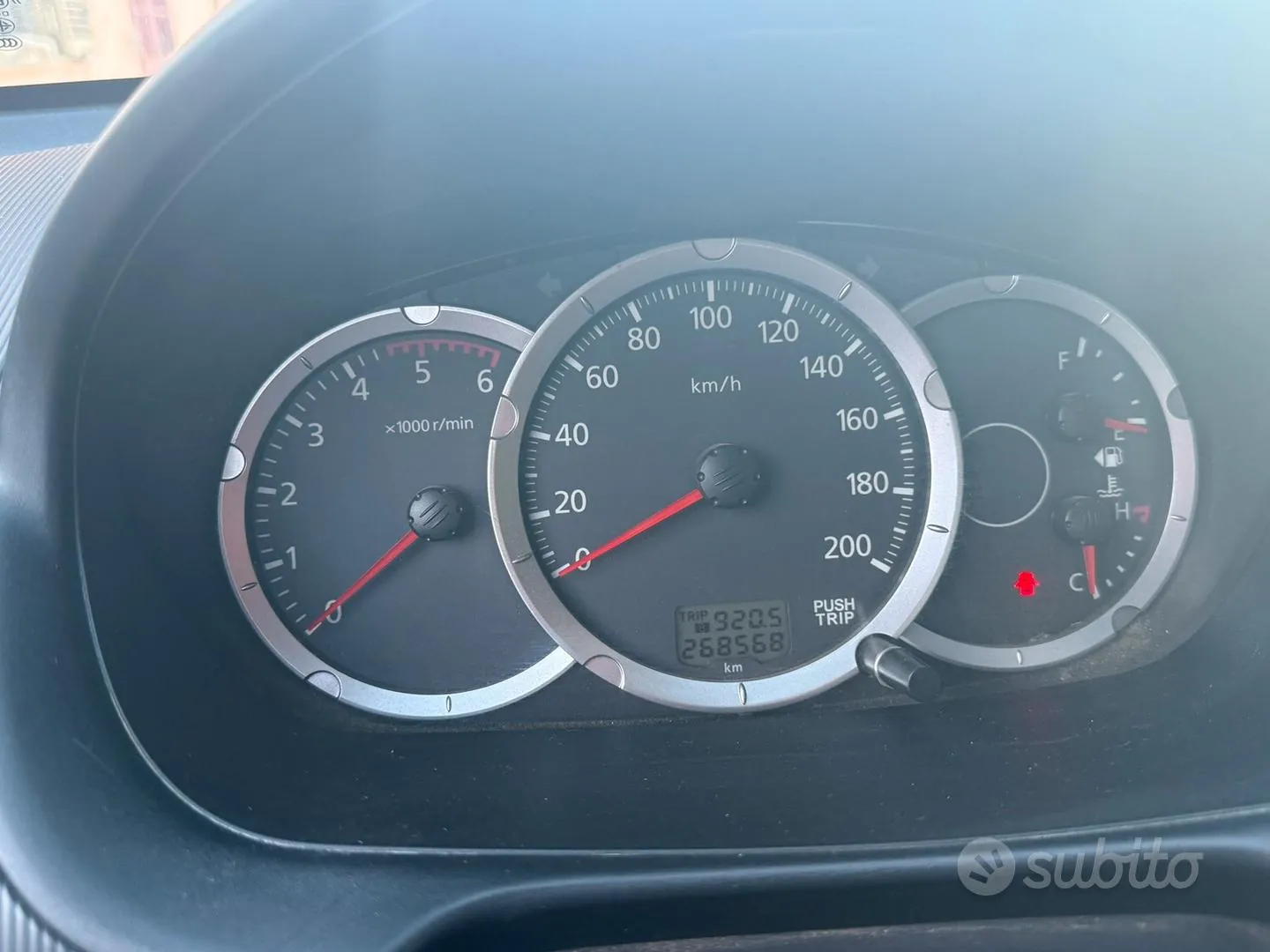 Mitsubishi L200 2014 photo 2