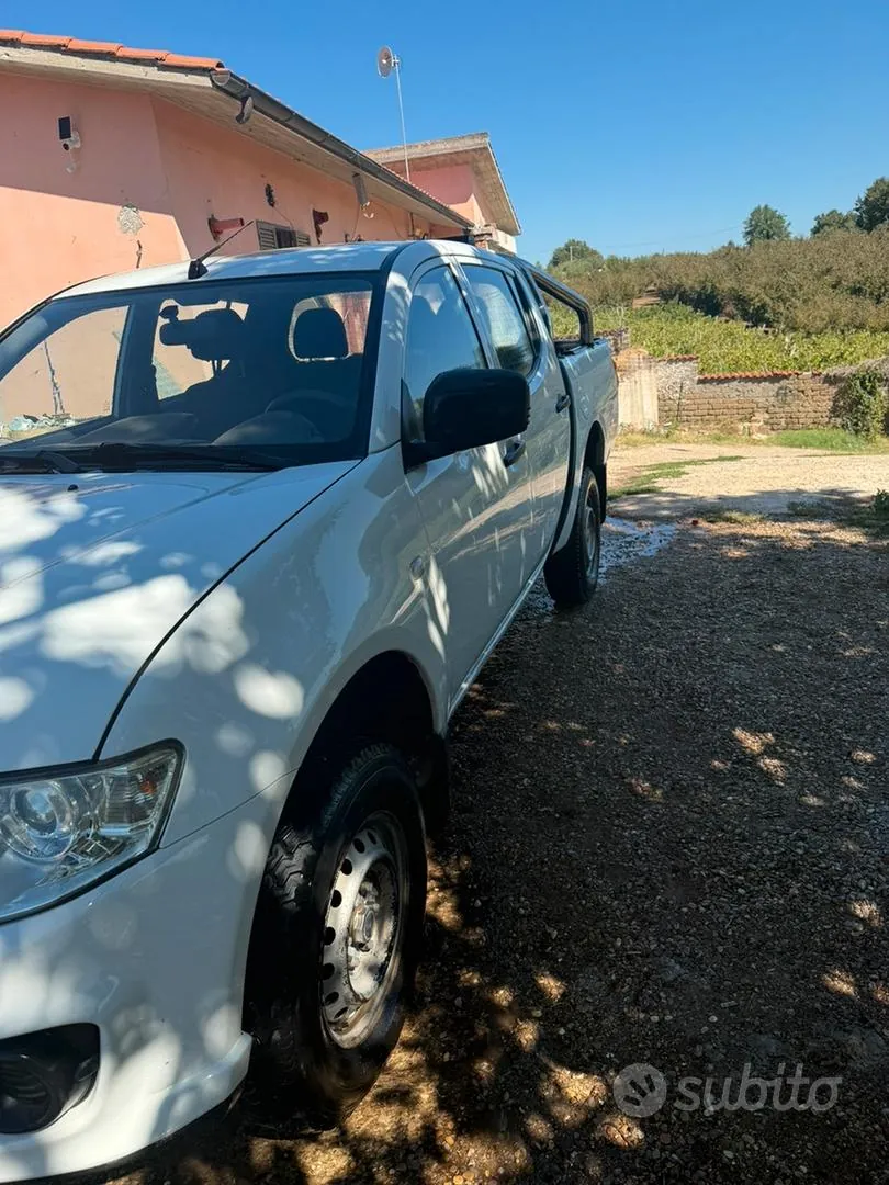 Mitsubishi L200 2014 photo 5