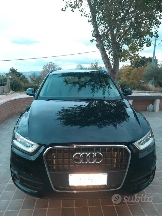 Audi Q3 2012 photo 2