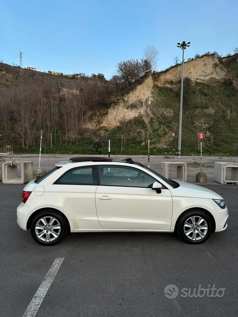 Audi A1 2011 photo 5