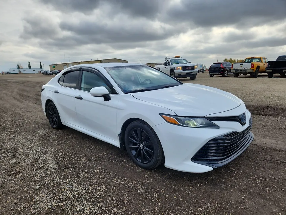 Toyota Camry 2019 photo 2