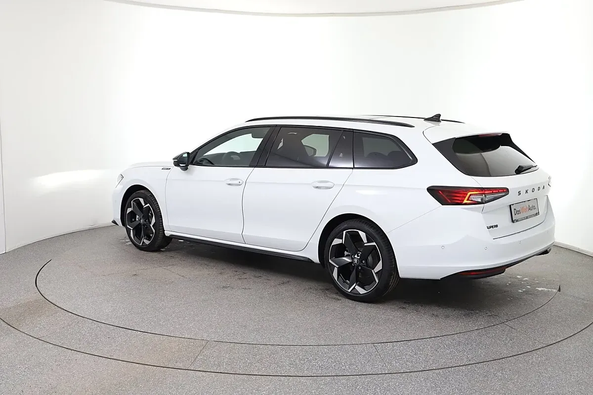 Skoda Superb 2026 photo 3