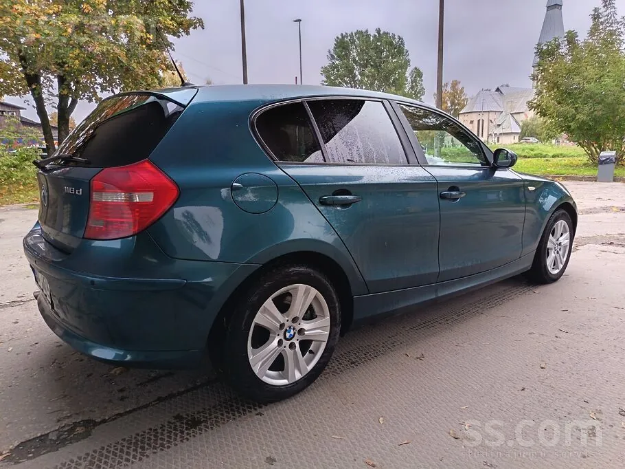 BMW 118D 2009 photo 4