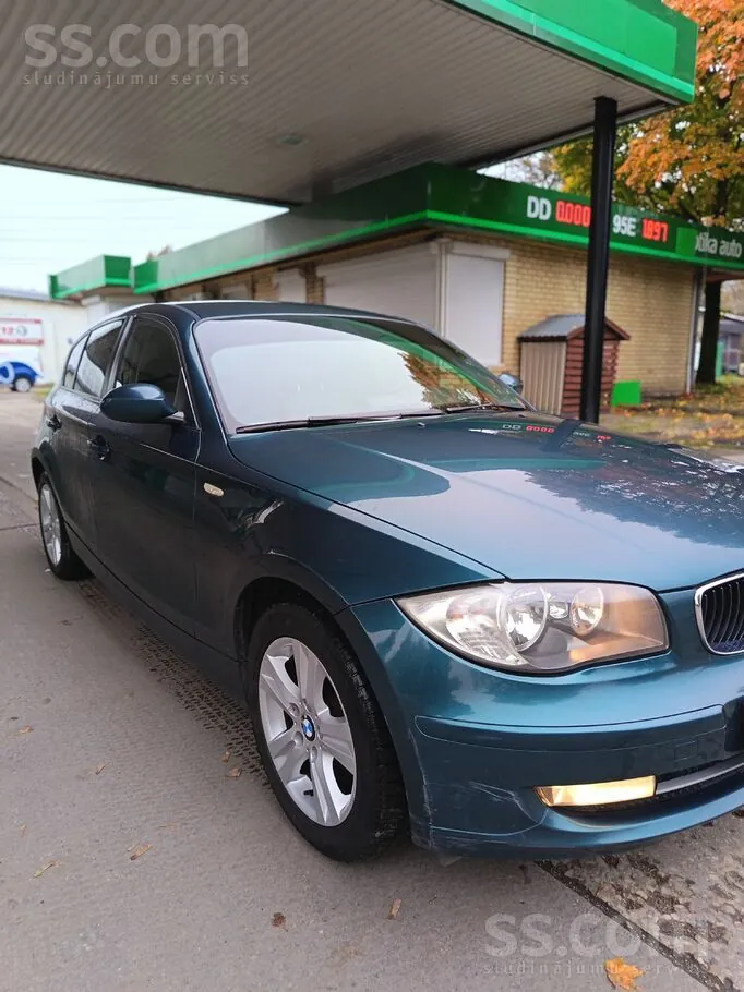 BMW 118D 2009 photo 2