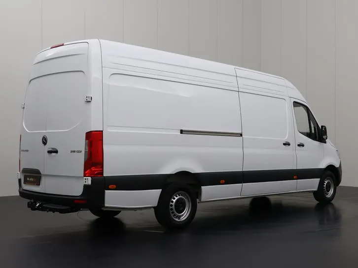 Mercedes-Benz Sprinter 2024 photo 2