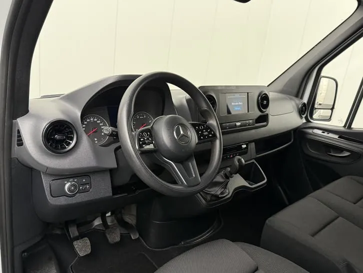 Mercedes-Benz Sprinter 2024 photo 3