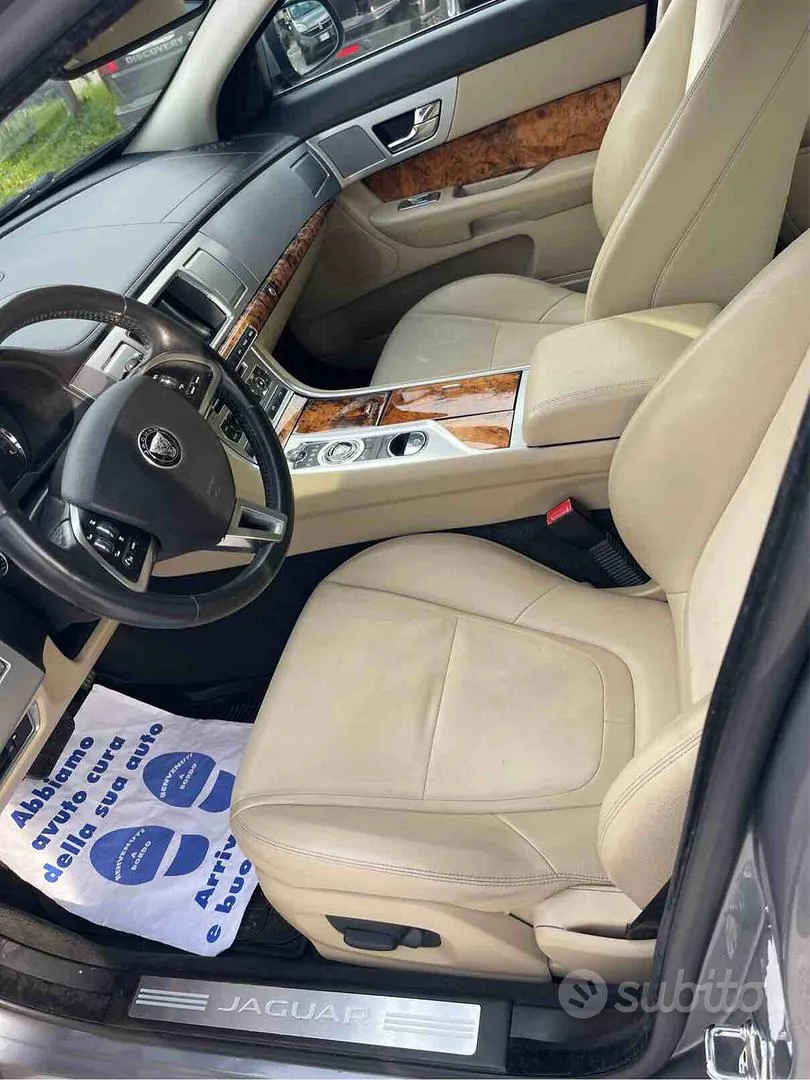 Jaguar Xf 2015 photo 4