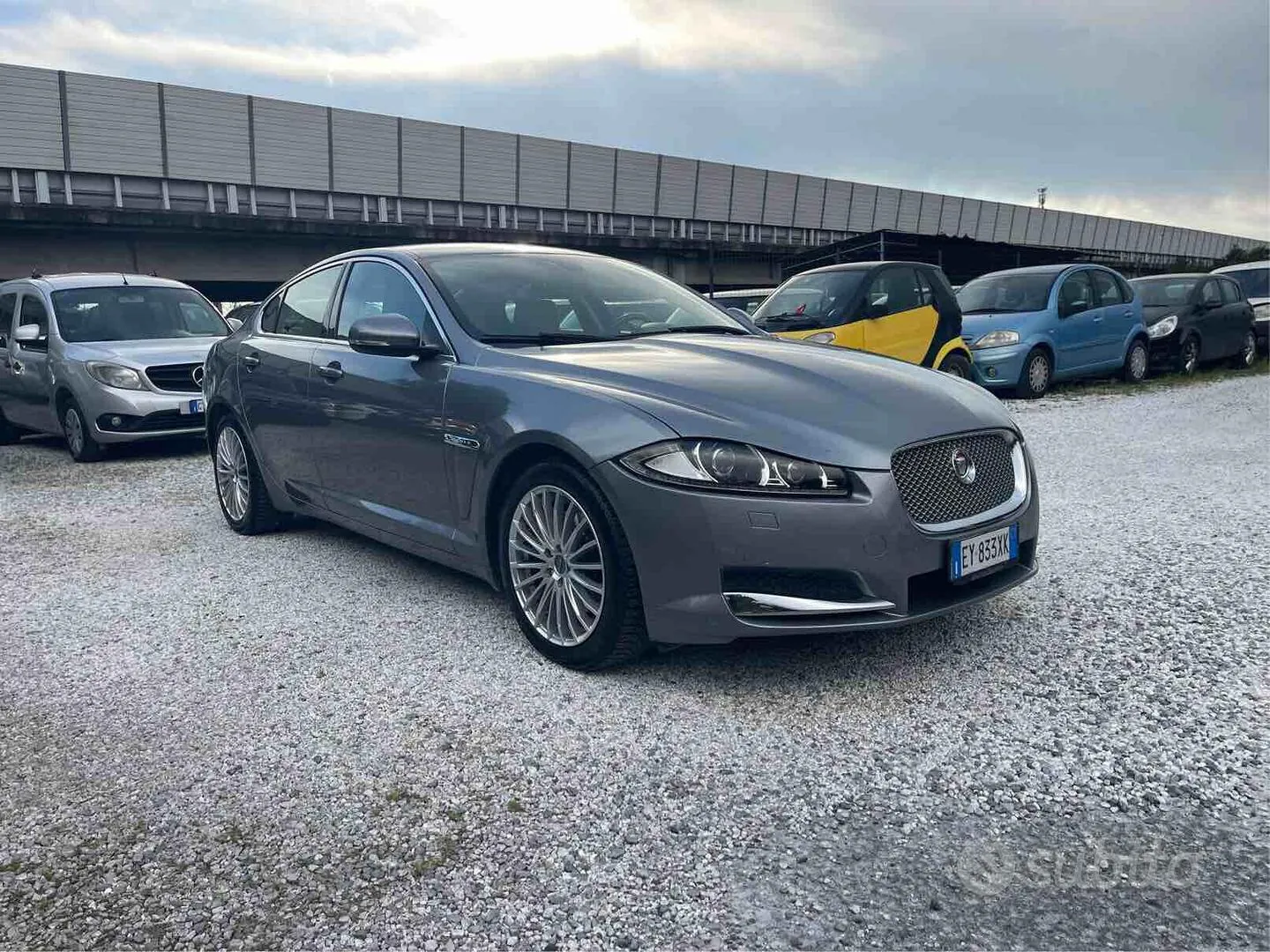 Jaguar Xf 2015 photo 3