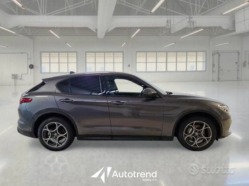 Alfa Romeo Stelvio 2023 photo 4