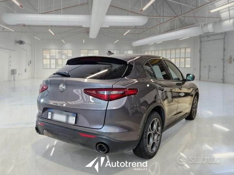 Alfa Romeo Stelvio 2023 photo 2