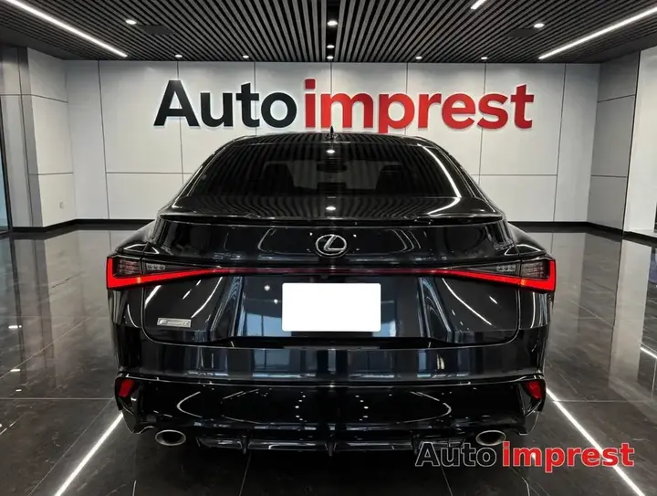 Lexus Is 300 2021 photo 4