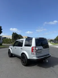 Land Rover Discovery 2010 photo 4