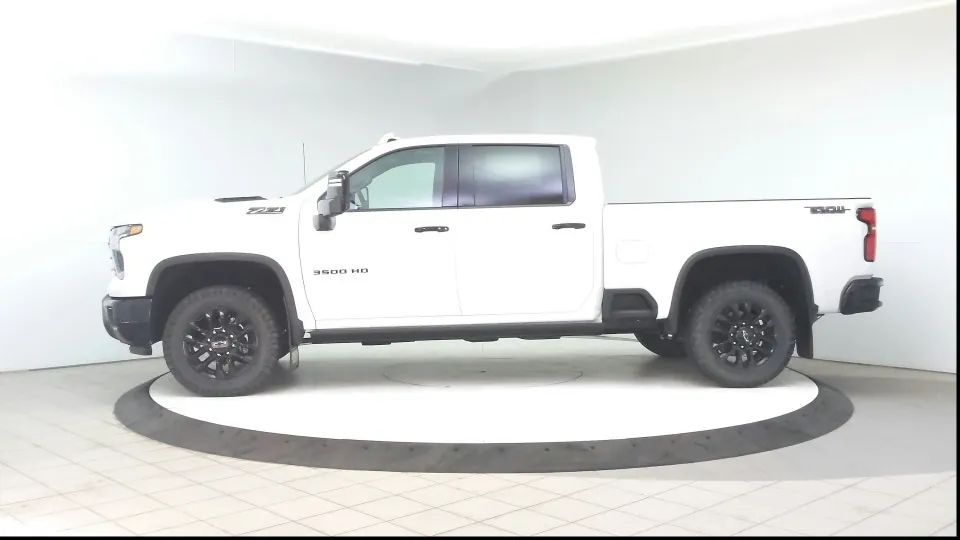Chevrolet Silverado 3500Hd 2026 photo 5