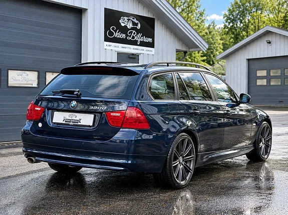 BMW 320D Xdrive 2010 photo 4
