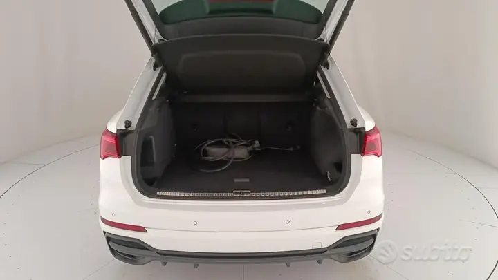 Audi Q3 2021 photo 5
