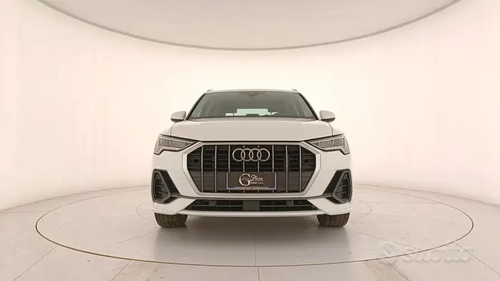 Audi Q3 2021 photo 2
