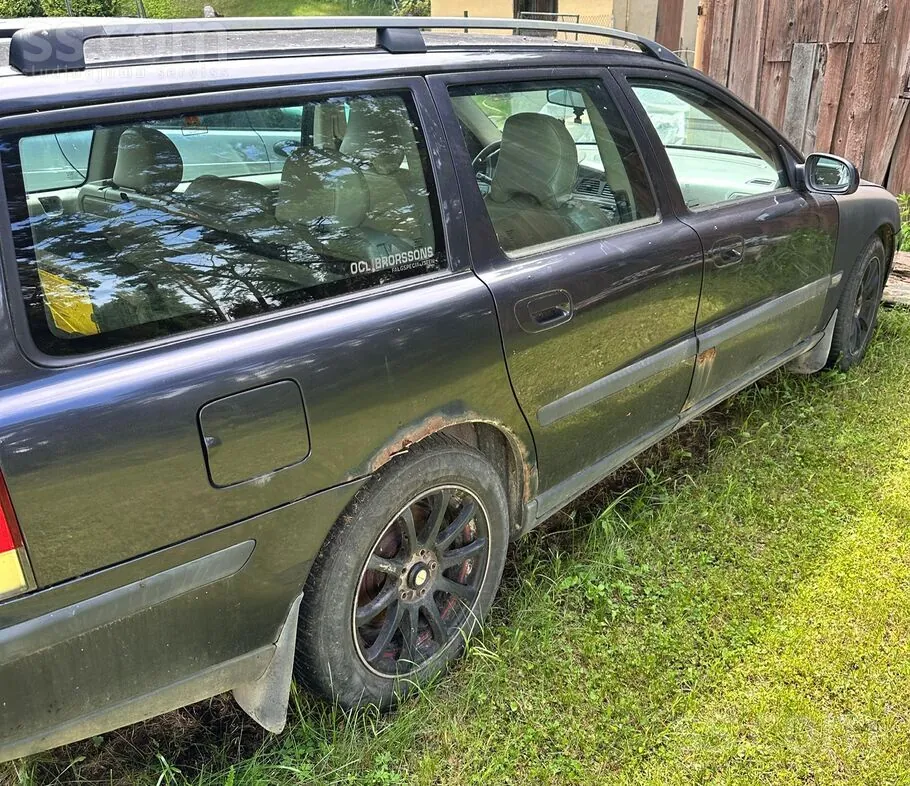 Volvo V70 2001 photo 2