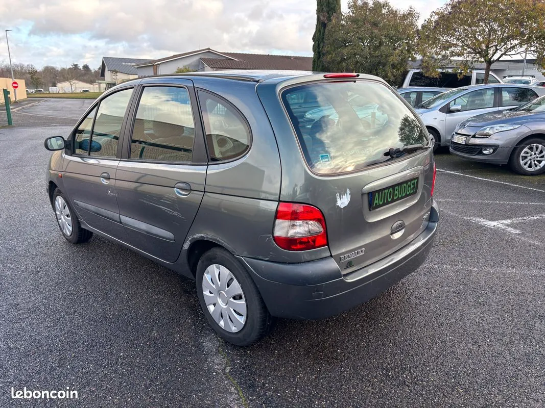 Renault Megane 2000 photo 2