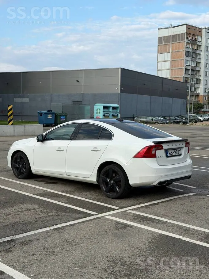 Volvo S60 2014 photo 2