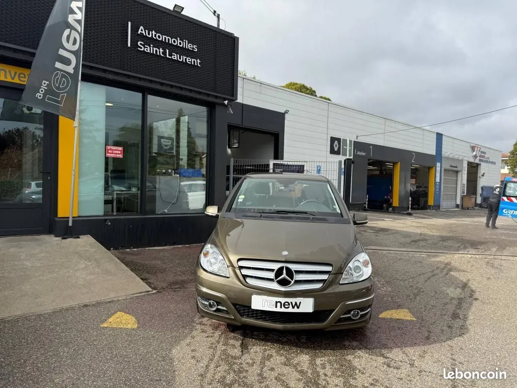 Mercedes-Benz B-Class 2010 photo 2