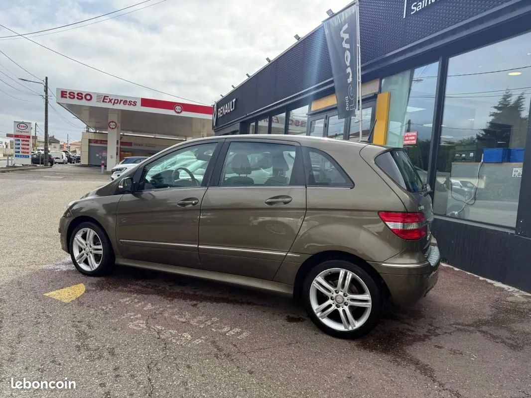 Mercedes-Benz B-Class 2010 photo 4