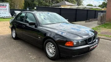BMW 523I