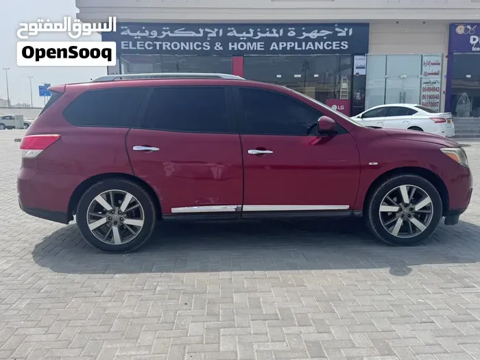 Nissan Pathfinder 2013 photo 2