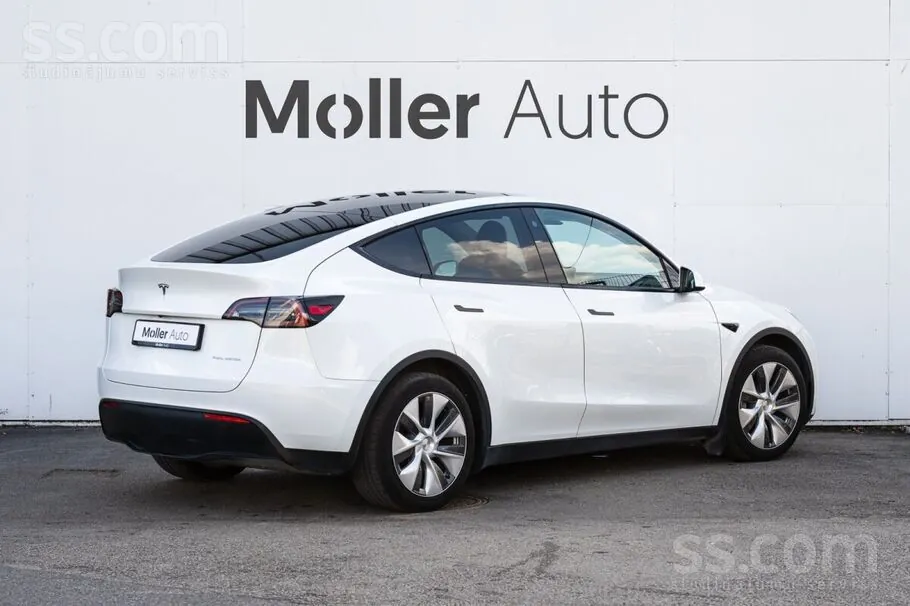 Tesla Model Y 2023 photo 4