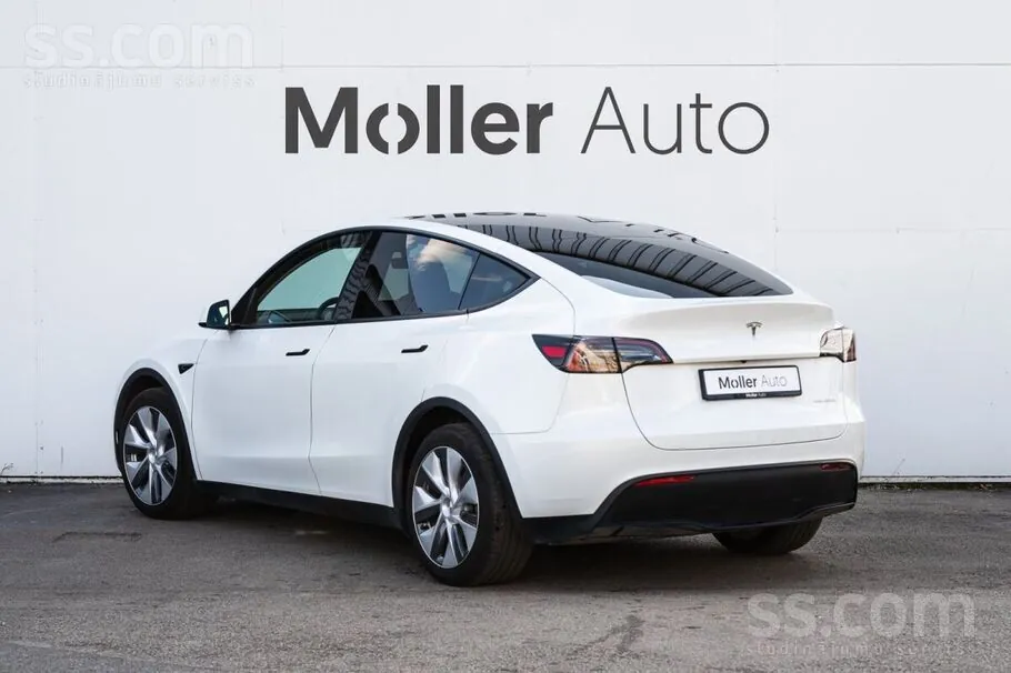 Tesla Model Y 2023 photo 3