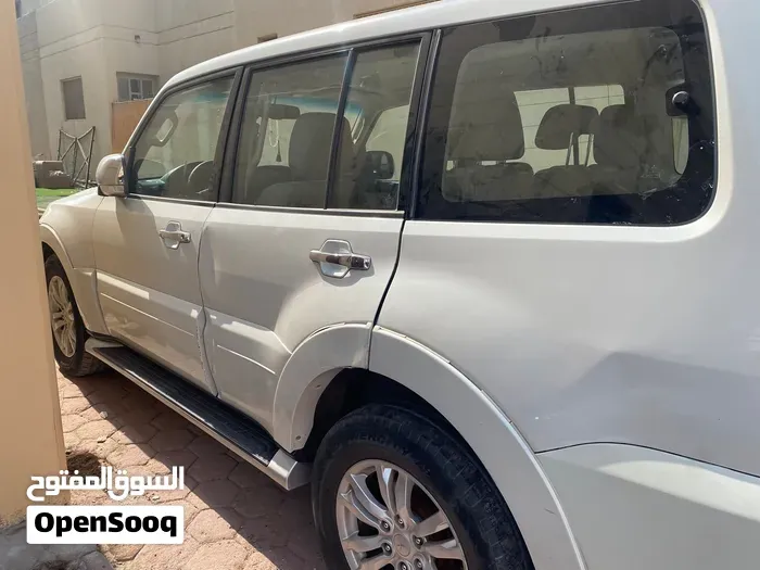 Mitsubishi Pajero 2014 photo 2