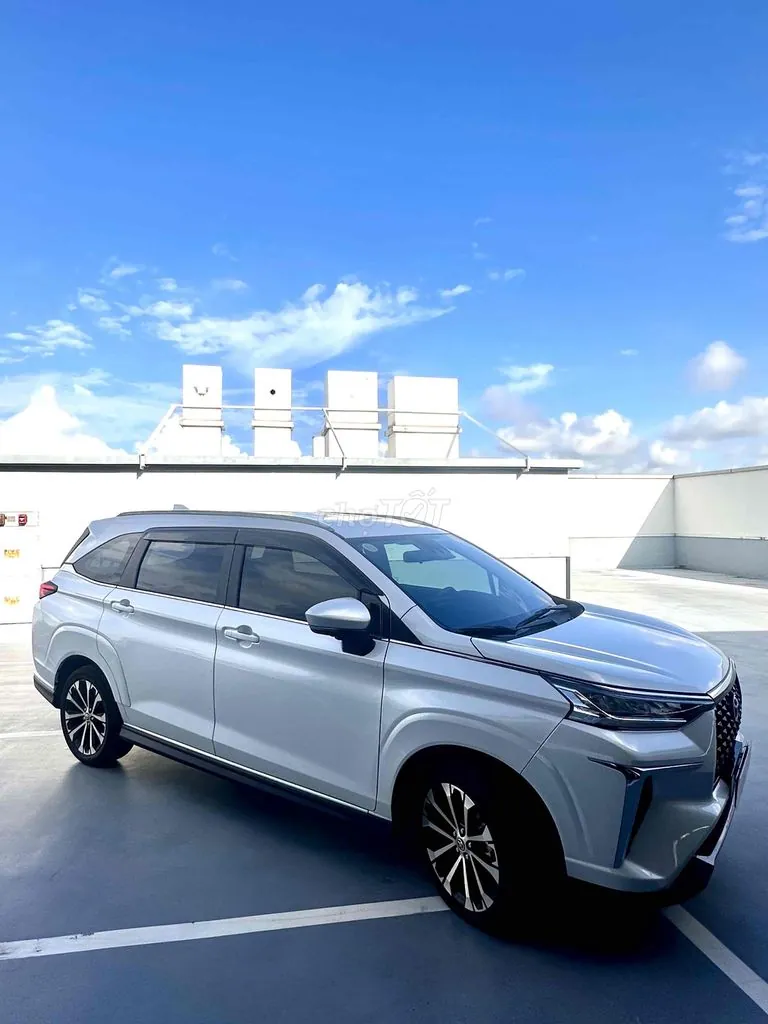 Toyota Veloz Top