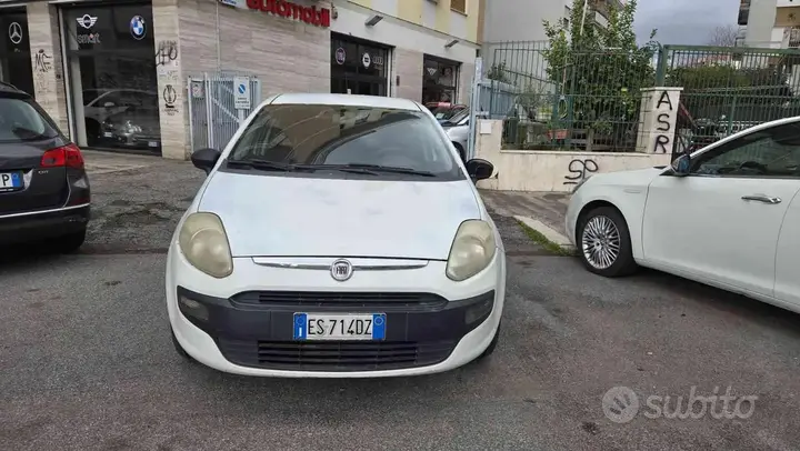 Fiat Punto Evo 2012 photo 2