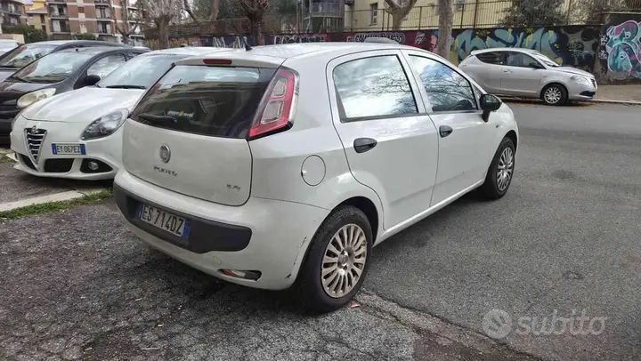 Fiat Punto Evo 2012 photo 4