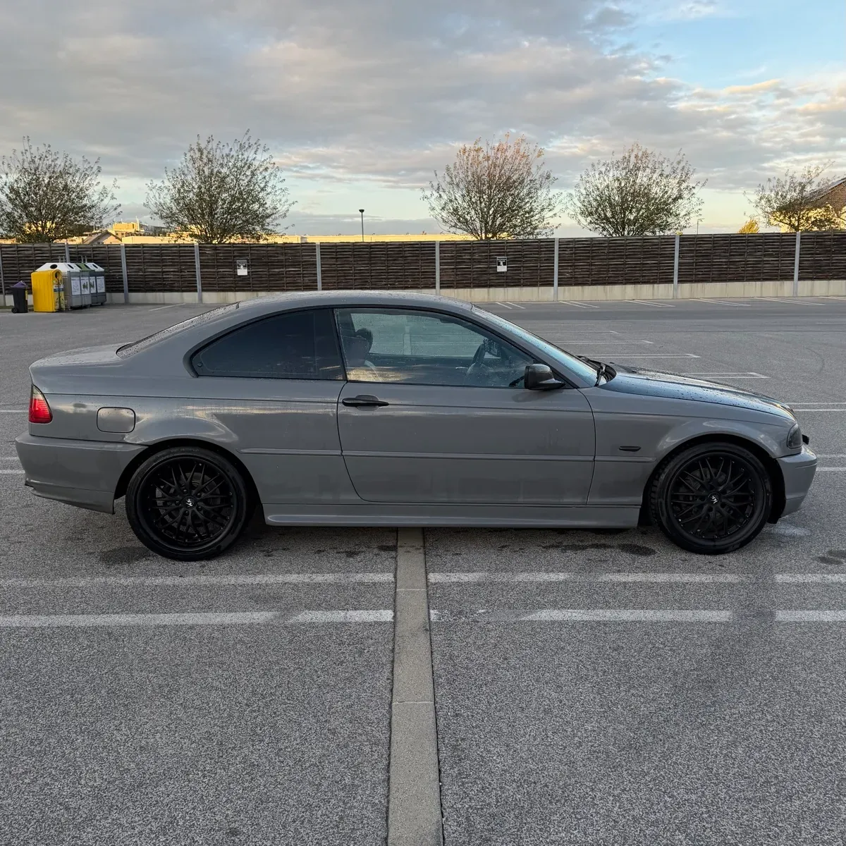 BMW 3 Series 2001 photo 2