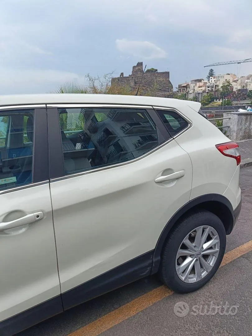 Nissan Qashqai 2015 photo 3