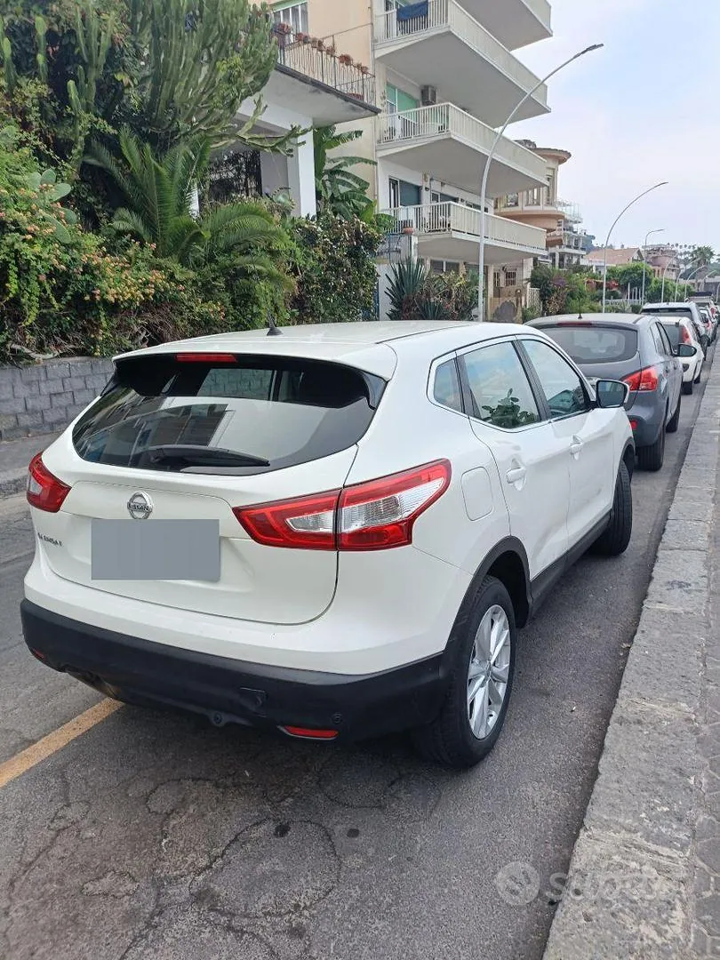 Nissan Qashqai 2015 photo 2