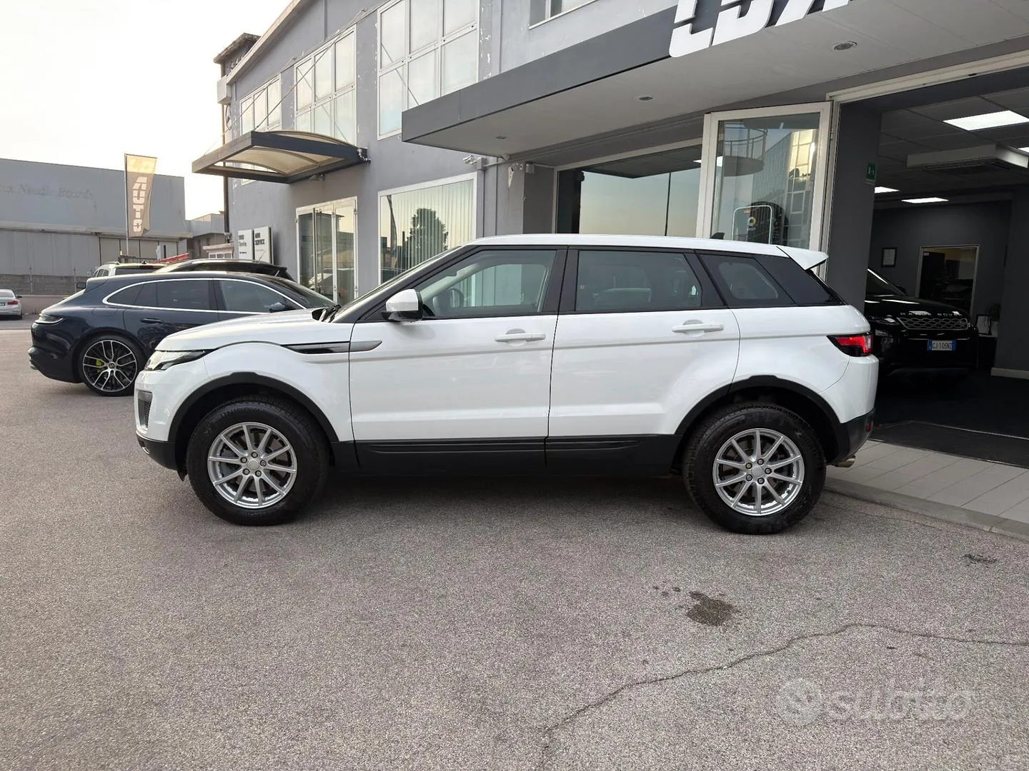 Land Rover Range Rover Evoque 2016 photo 4